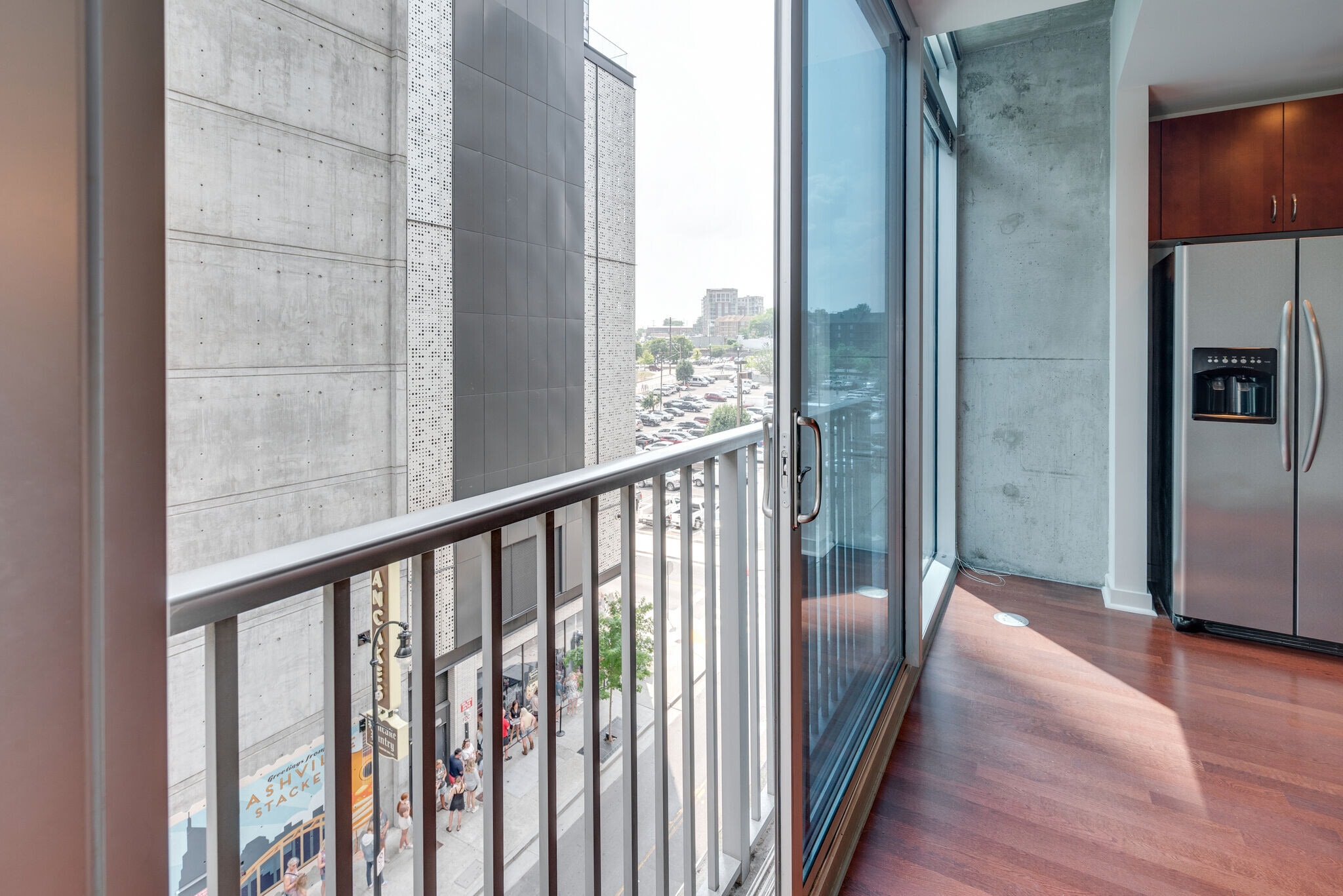 Mezzanine balcony - 301 Demonbreun St