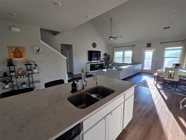 Building Photo - 300 Windy Reed Rd