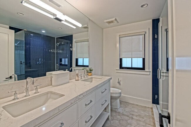 Building Photo - Completely Remodeled, Custom 3BR2BA Home w/ Spacious Floorplan, Amazing Indoor/Outdoor Space, Gat...