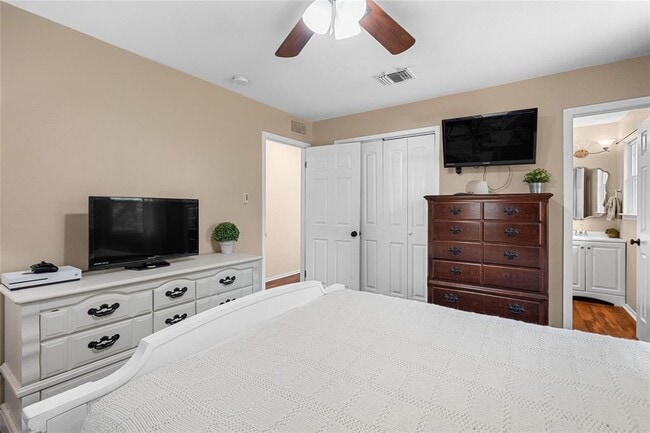 Building Photo - 617 Johnson St