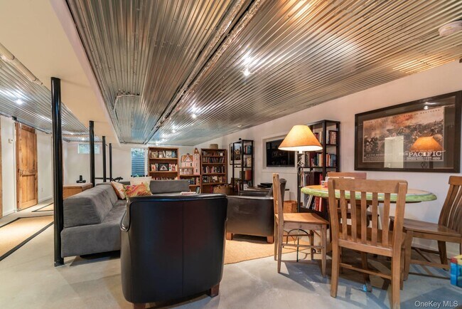 Building Photo - 12 Partridge Dr