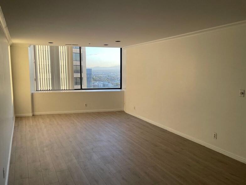 Building Photo - 48 W 300 S