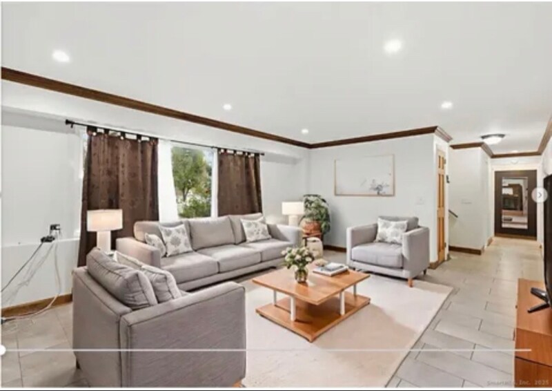 Building Photo - 29 Priscilla Rd