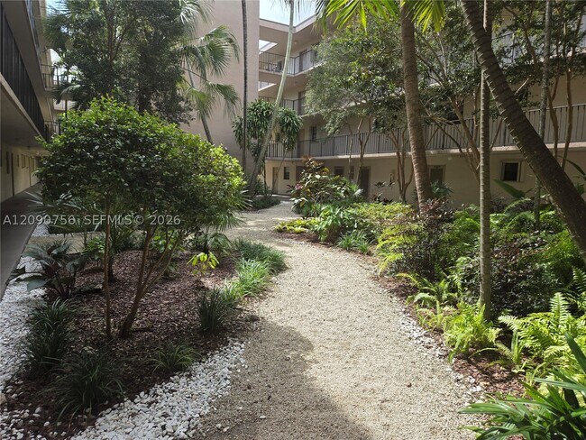 Building Photo - 13020 SW 92nd Ave