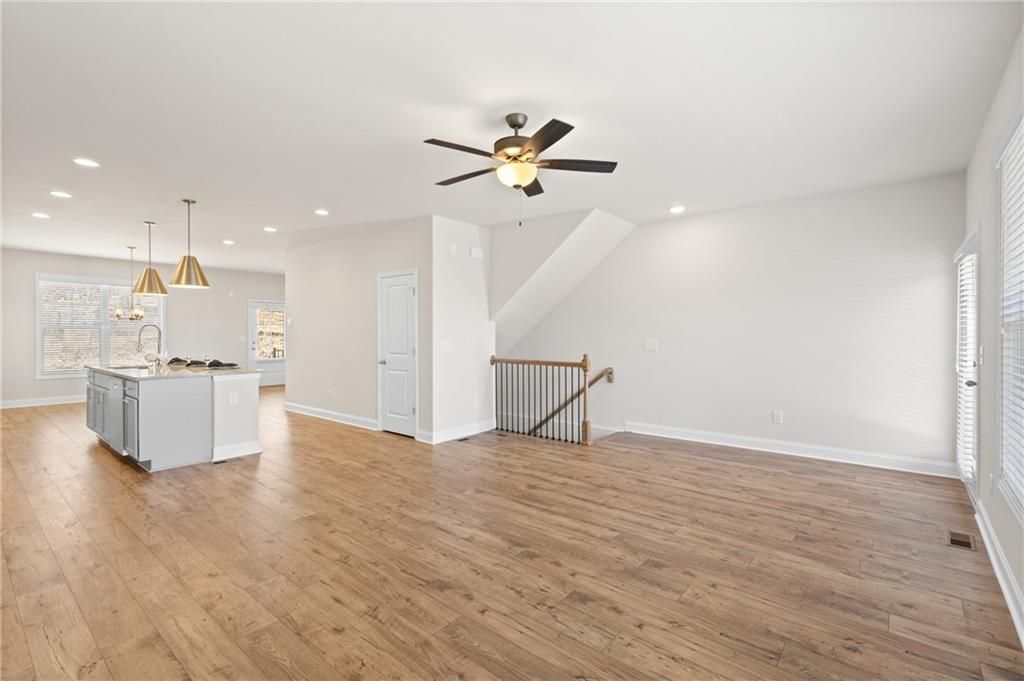 Building Photo - 1230 Ainsworth Alley