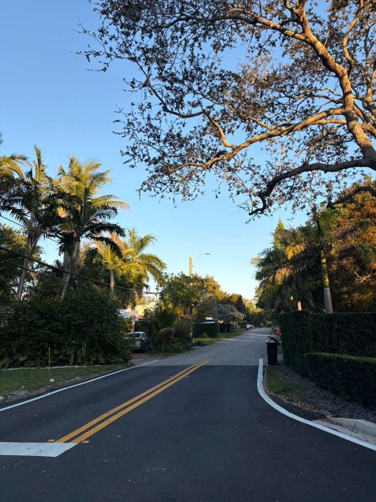 Building Photo - 9160 NE 8th Ave