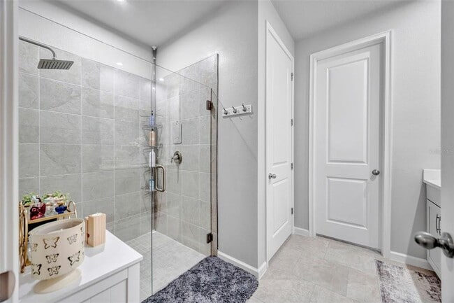 Building Photo - 5886 Timberdale Ave