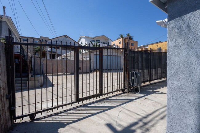 Building Photo - Brand New ADU in Silver Lake