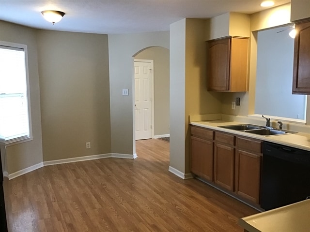 Building Photo - 10136 Honeywell Ln