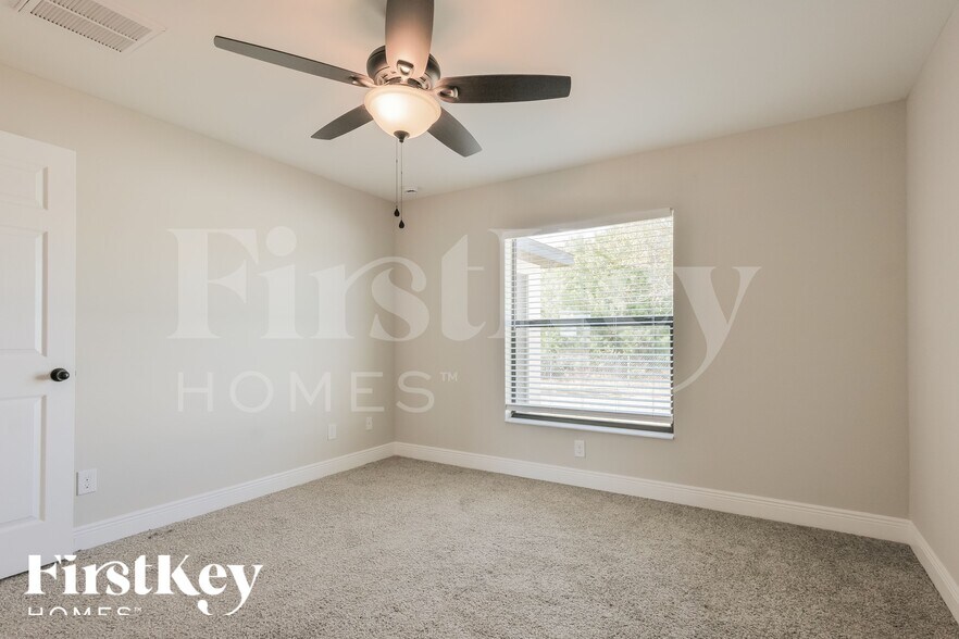 Building Photo - 1806 NE 2nd Ave