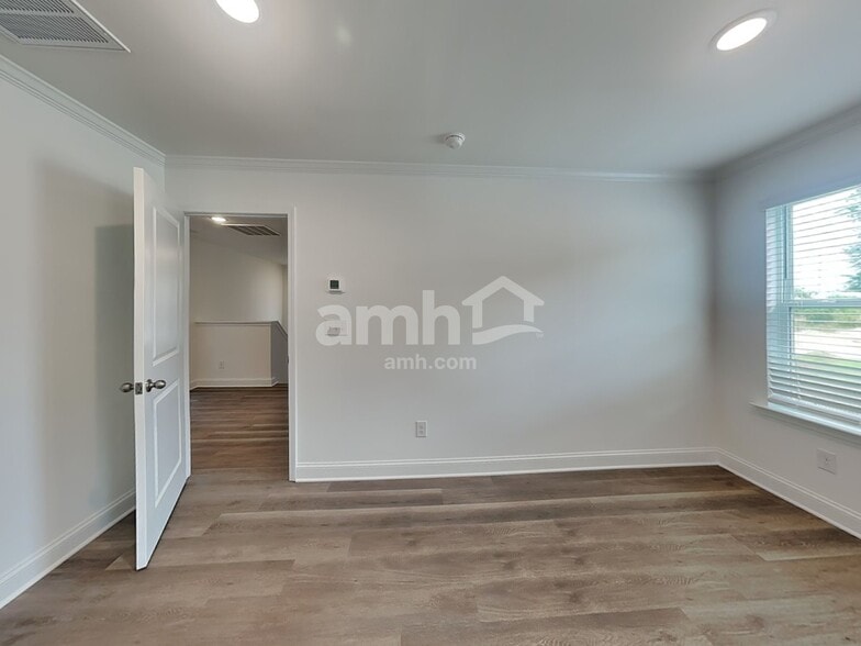 Building Photo - 1019 Bevington Dr