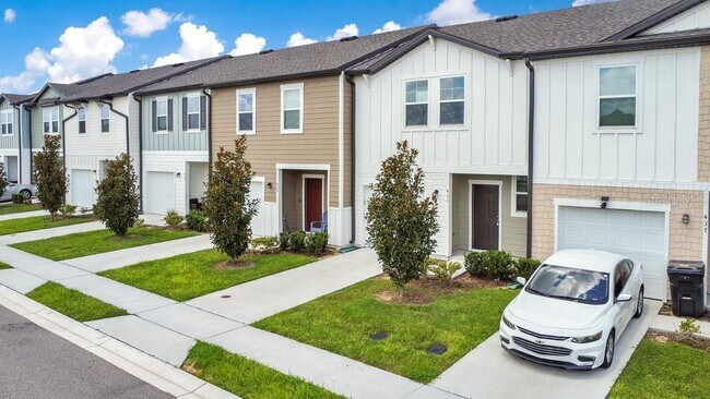 Building Photo - 433 Madison Dr