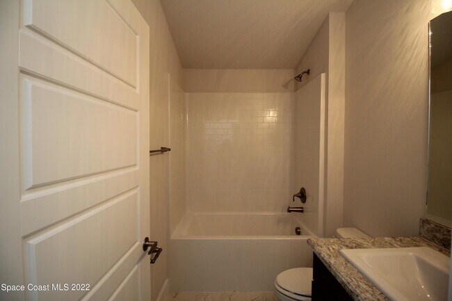 Building Photo - 616 Kylar Dr NW