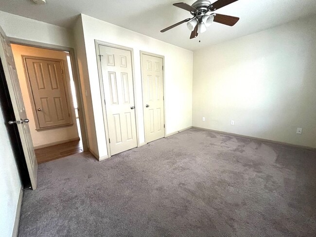 Building Photo - 4 Bed House - North of UT Campus