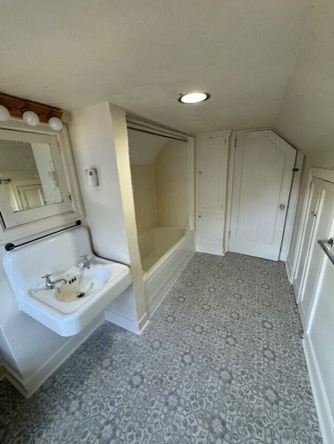 Building Photo - 4 bedroom House Near OSU Campus and Downtown