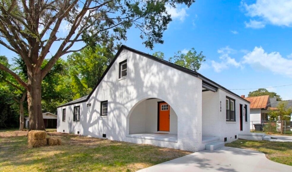 Building Photo - 910 E Mulberry St