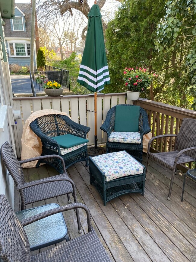 Building Photo - 10 Bradford Ct