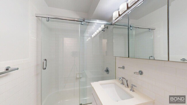 Building Photo - 405 E 56th St