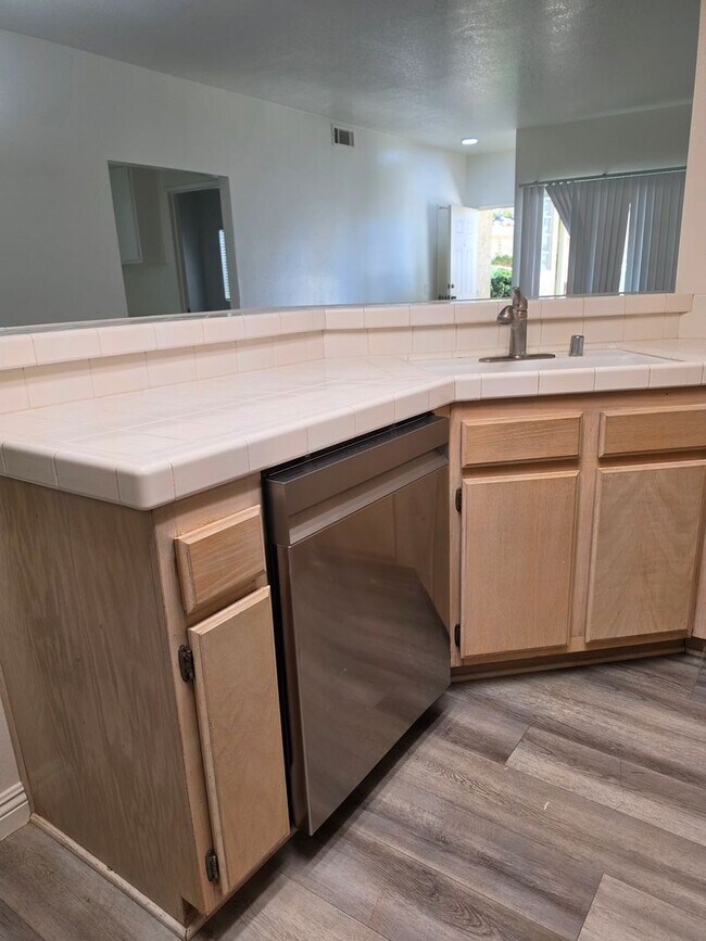 Building Photo - 2081 Blackberry Cir