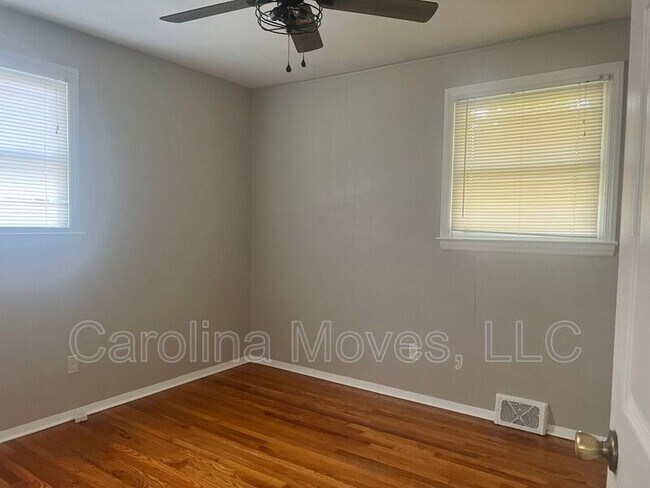 Building Photo - 305 Woodland Dr