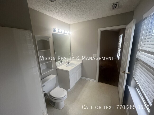 Building Photo - 229 Bainbridge Cir