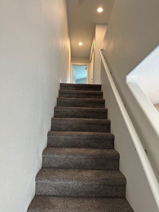 Building Photo - New 3 Bed / 3 Bath Duplex! $500 Amazon Gift Card! First 1.5 Month's Rent Is Free!