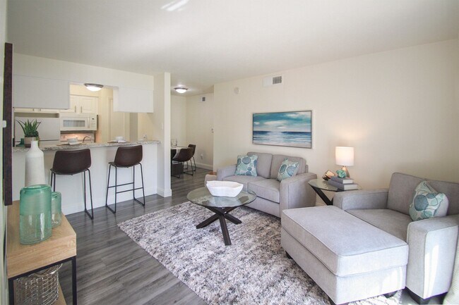 Primary Photo - The Summit at Midtown