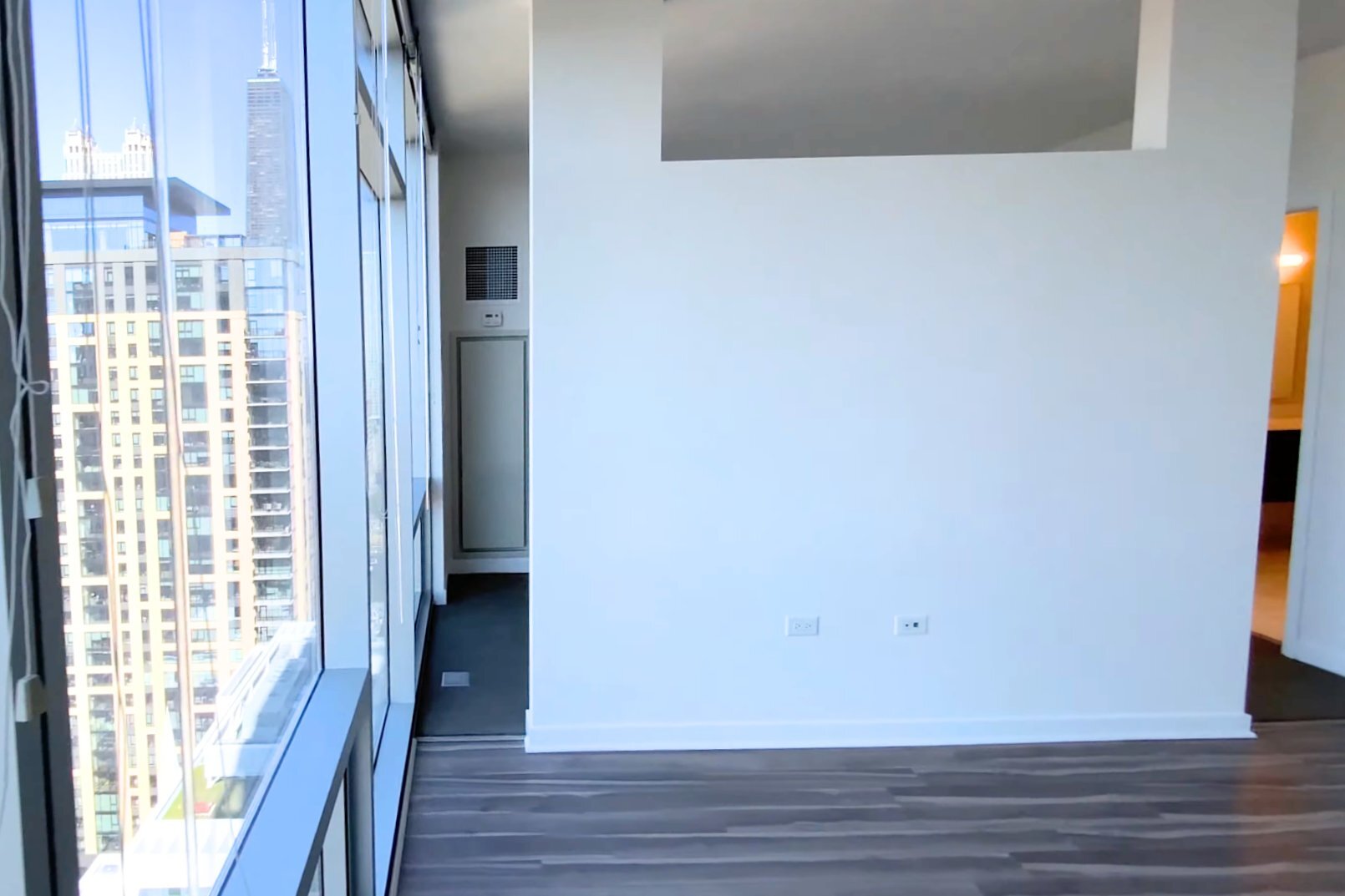 Building Photo - 170 W Chicago Ave