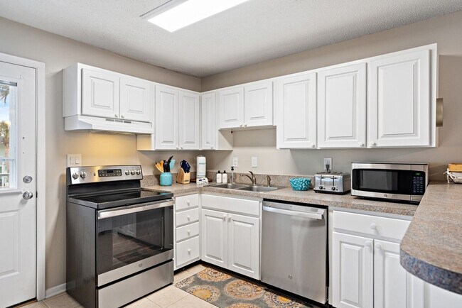 Building Photo - 215 Venus Ct