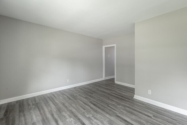 Building Photo - 5107 Sunbeam Ave