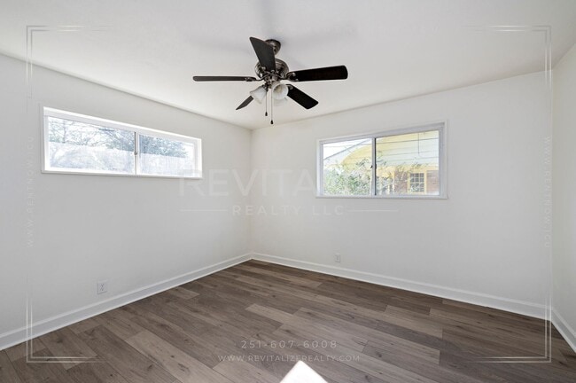 Building Photo - Fully Renovated 3 Bed 2 Bath Home!