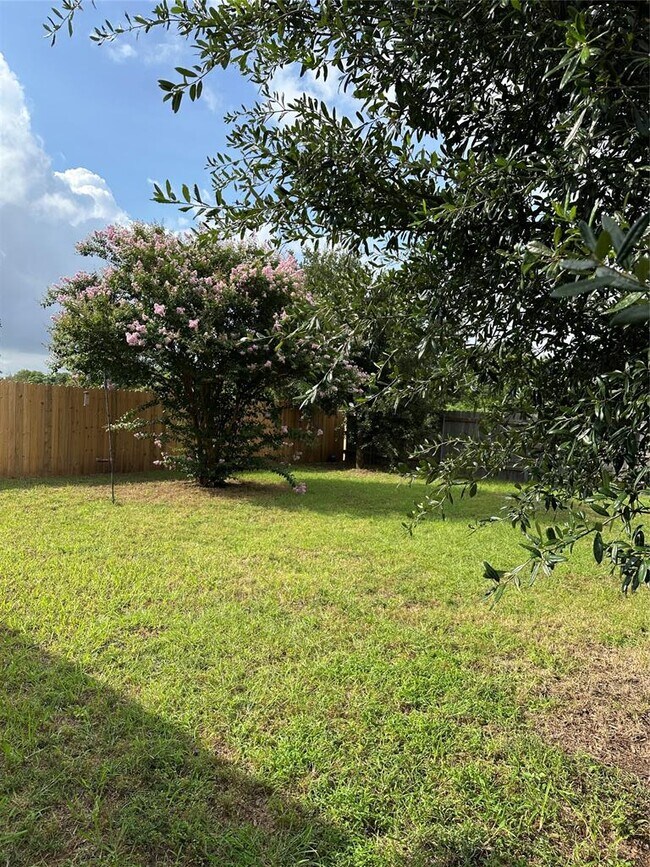 Building Photo - 14209 Naruna Way
