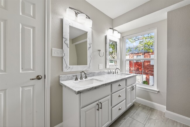 Building Photo - 6351 Briar Rose Dr