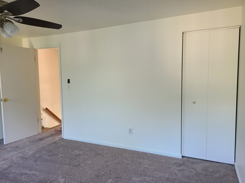 BR 2 - view 3 - 1207 Brice Sq