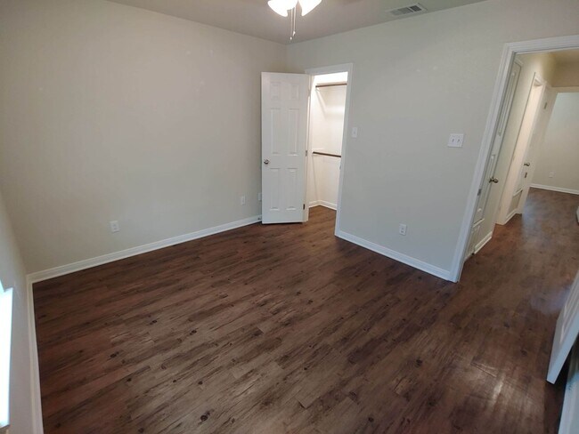 Building Photo - 228 Karem Cir