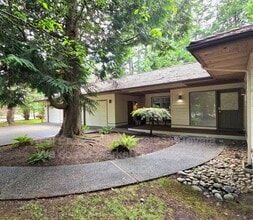 Building Photo - 8874 Bald Eagle Dr