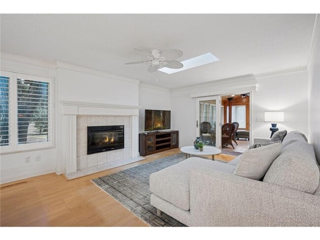 Building Photo - 145 Holly Ln N