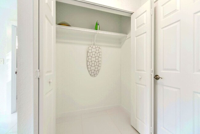 Building Photo - 2110 NW 66th St