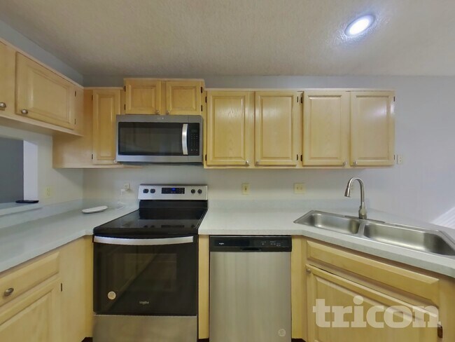 Building Photo - 3373 Millcrest Pl