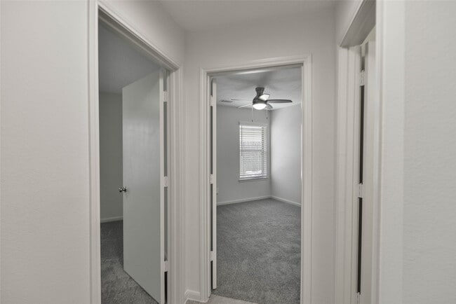 Building Photo - 27077 Crown Chase Dr