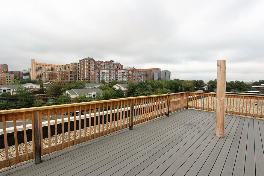 Building Photo - 1730 Arlington Blvd