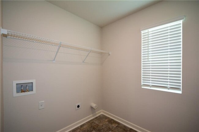 Building Photo - 331 Belmont Dr