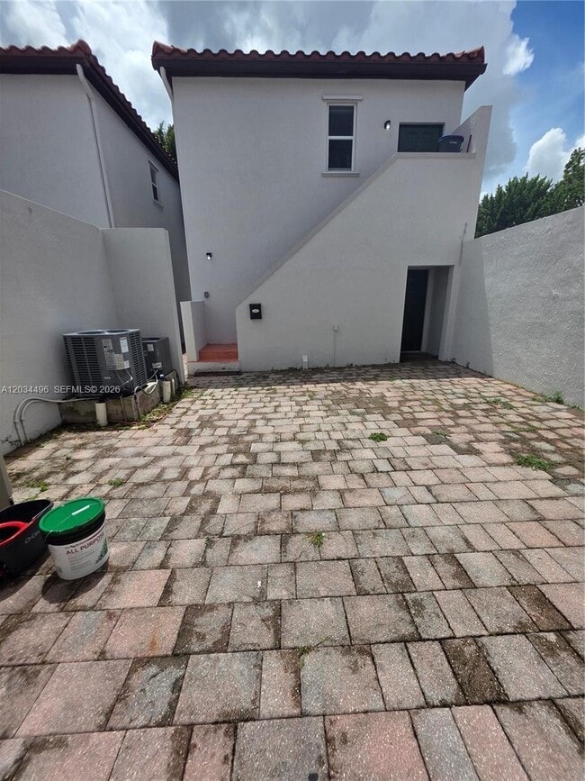 Building Photo - 9424 SW 171st Pl