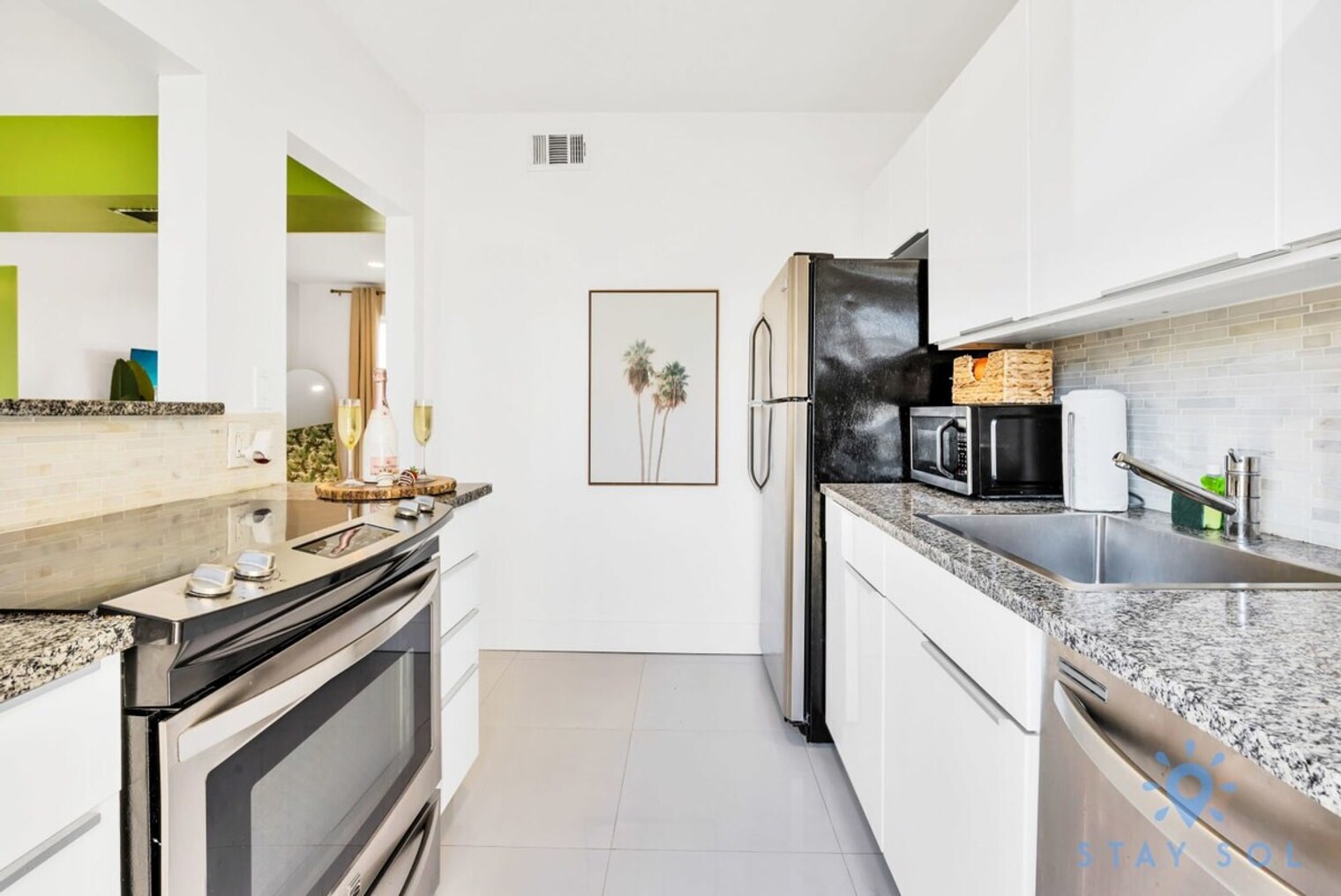Building Photo - 809 S Ocean Dr
