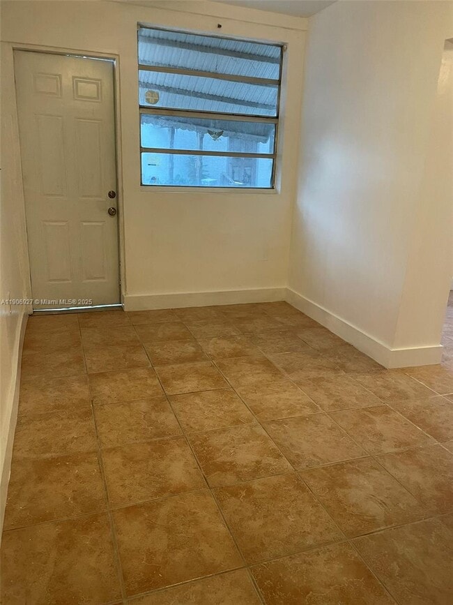 Building Photo - 746 NE 80th St