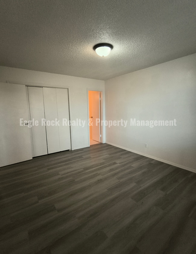 Building Photo - 4627 S 72nd E Pl