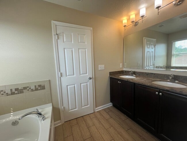 Building Photo - Stunning & Spacious  2 story home COMING S...