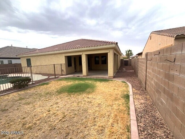Building Photo - 14366 W Cypress St