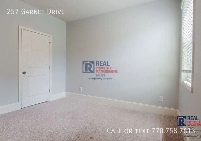 Building Photo - 257 Garnet Dr