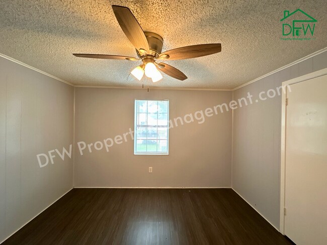 Building Photo - 1603 Voirin Rd